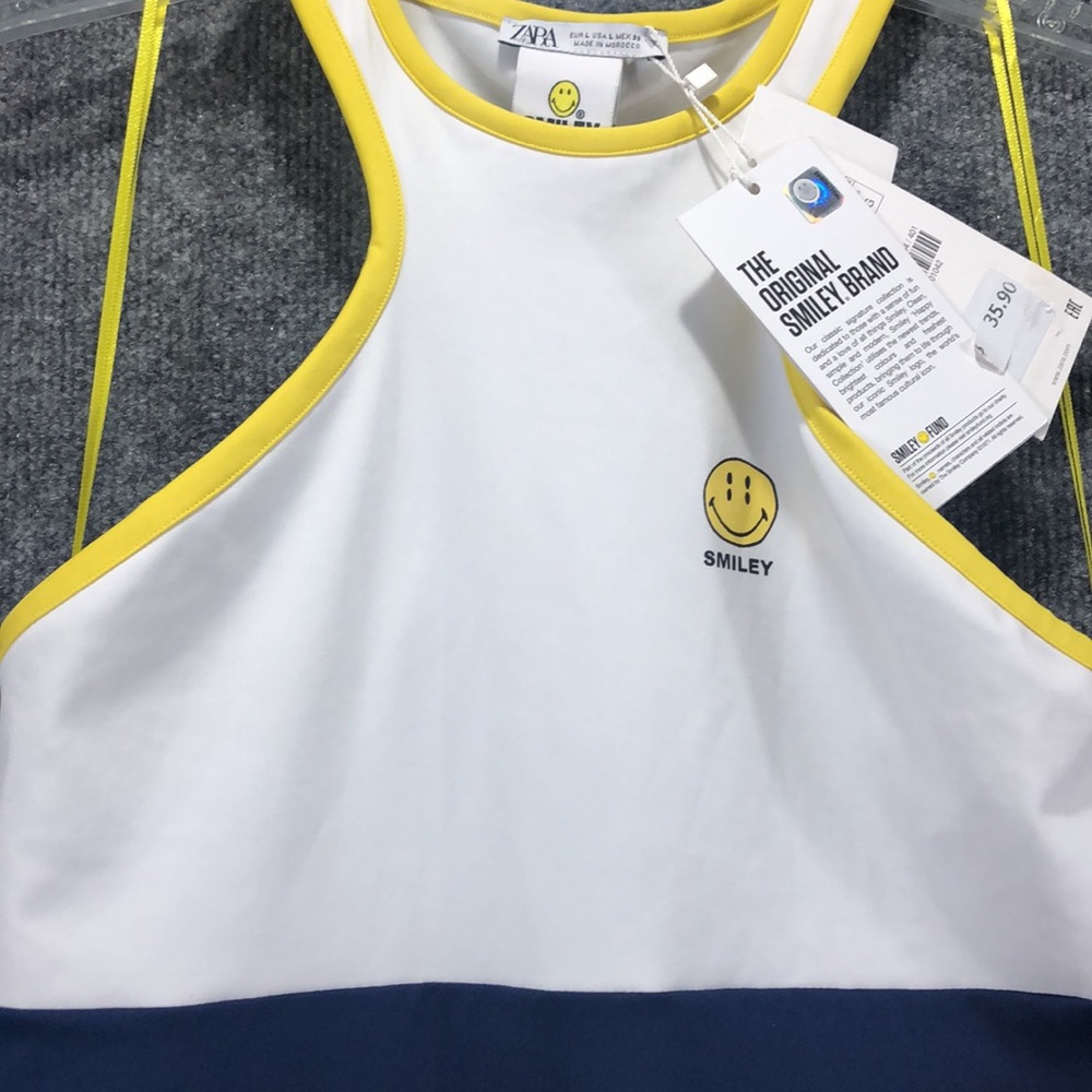 Zara - Picture 2 of 12